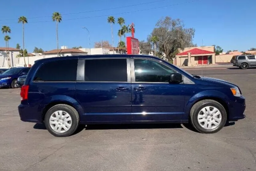 2015 Dodge Grand Caravan SE photo 1