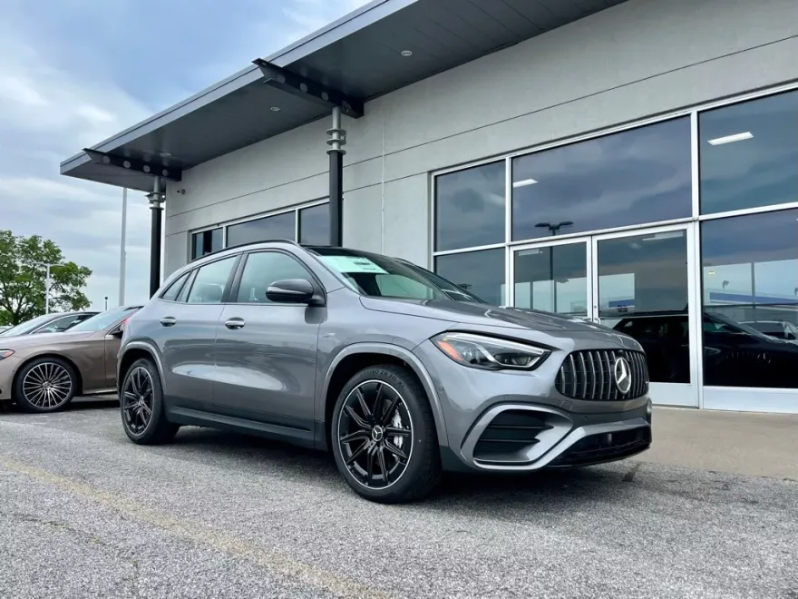 2025 Mercedes Benz GLA 35 AMG 4MATIC photo 1