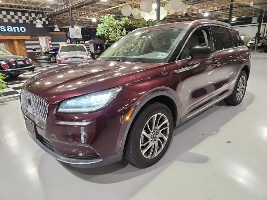2021 Lincoln Corsair Standard photo 1