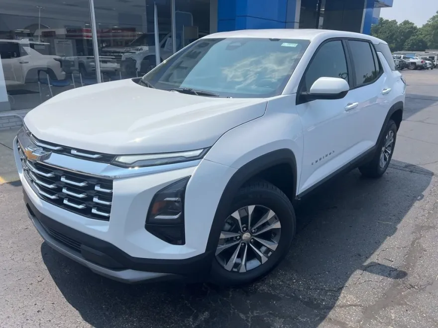 2026 Chevrolet Equinox LT photo 1