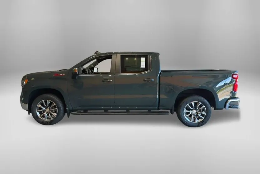 2025 Chevrolet Silverado 1500 LT photo 1