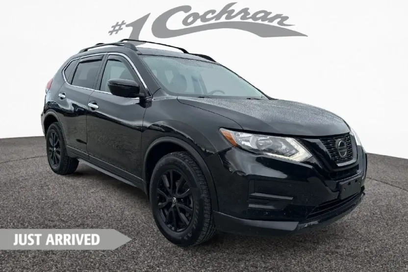 2018 Nissan Rogue SV photo 1