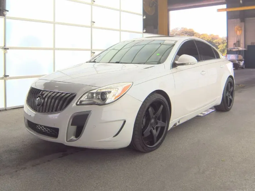 2017 Buick Regal GS photo 1