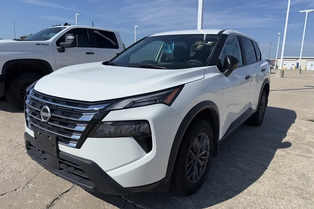 2024 Nissan Rogue S AWD photo 1