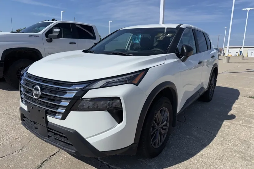 2024 Nissan Rogue S AWD photo 1