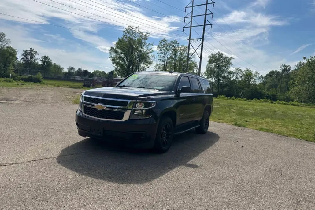 2017 Chevrolet Tahoe LT photo 1