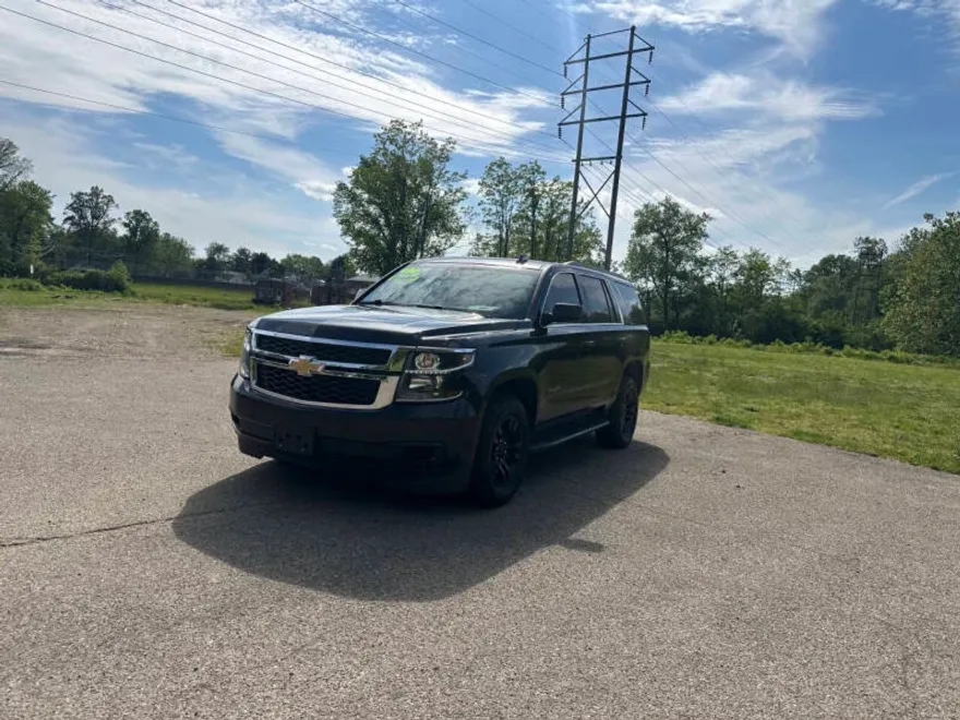 2017 Chevrolet Tahoe LT photo 1