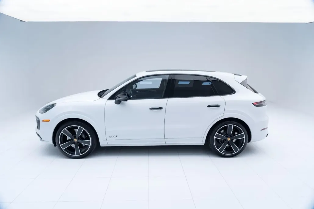 2022 Porsche Cayenne GTS photo 1