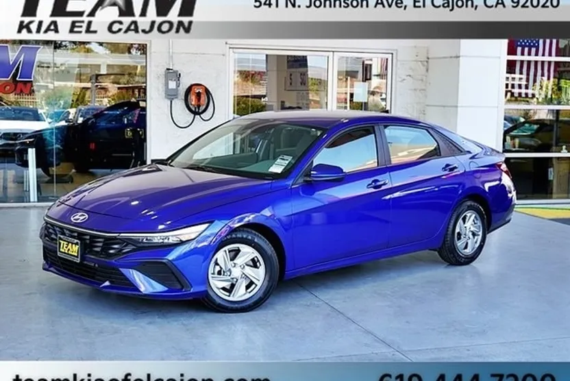 2024 Hyundai Elantra SE photo 1