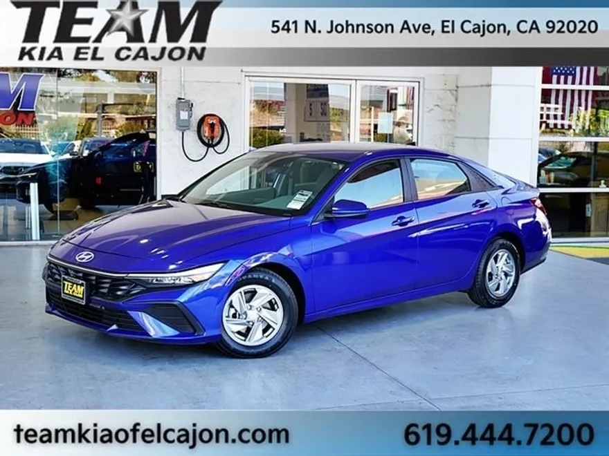 2024 Hyundai Elantra SE photo 1