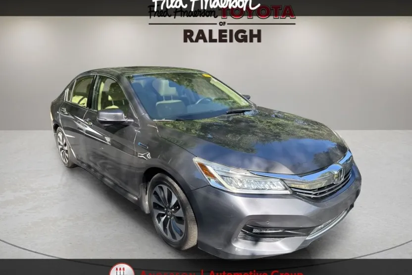 2017 Honda Accord Hybrid Touring photo 1