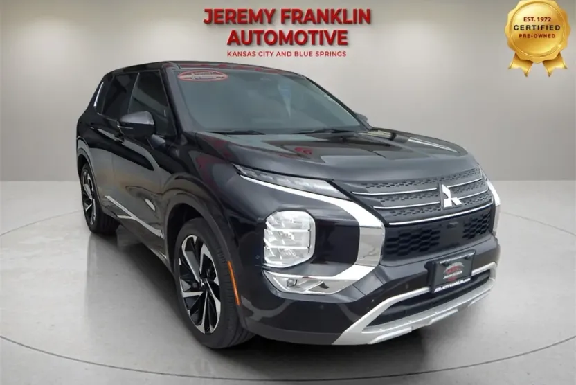 2024 Mitsubishi Outlander SE photo 1