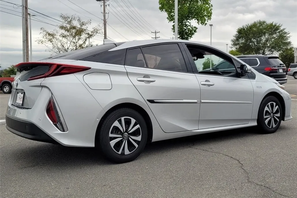 2019 Toyota Prius Prime Advanced photo 1