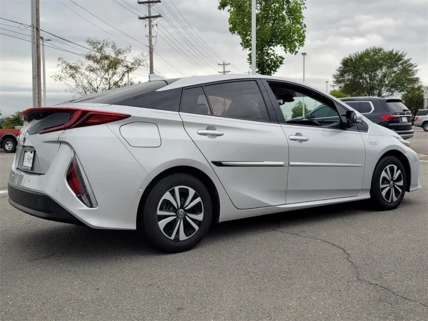 2019 Toyota Prius Prime Advanced photo 1