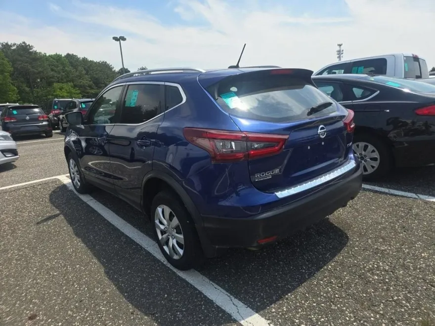 2020 Nissan Rogue Sport SV photo 3