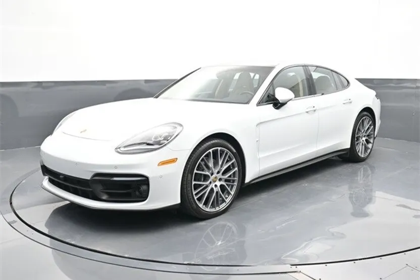 2023 Porsche Panamera 4 Platinum photo 1