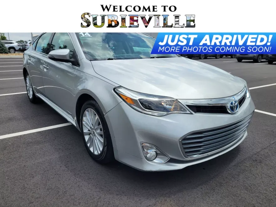 2014 Toyota Avalon Hybrid XLE Touring photo 1