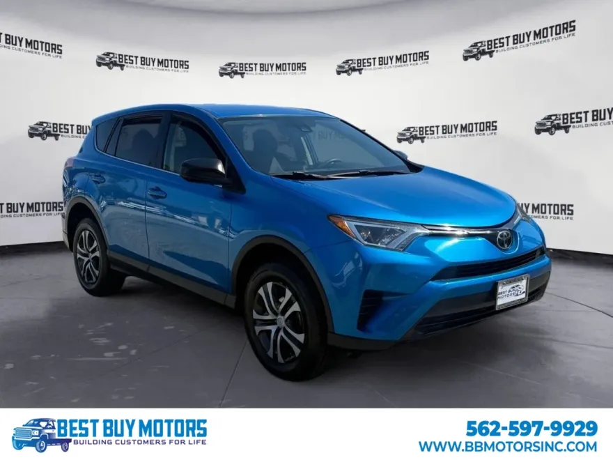 2018 Toyota RAV4 LE Sport photo 1