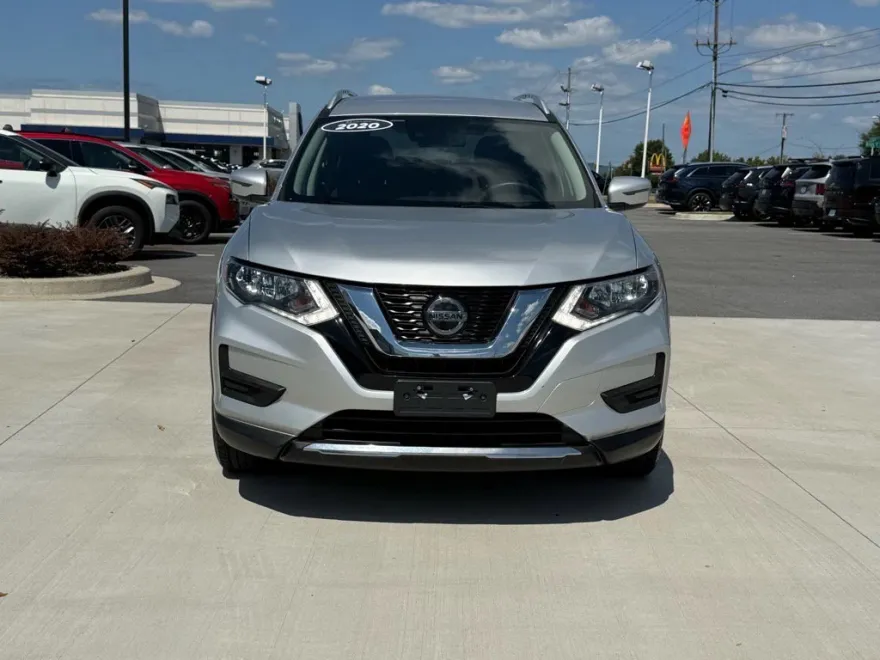 2020 Nissan Rogue SV photo 1
