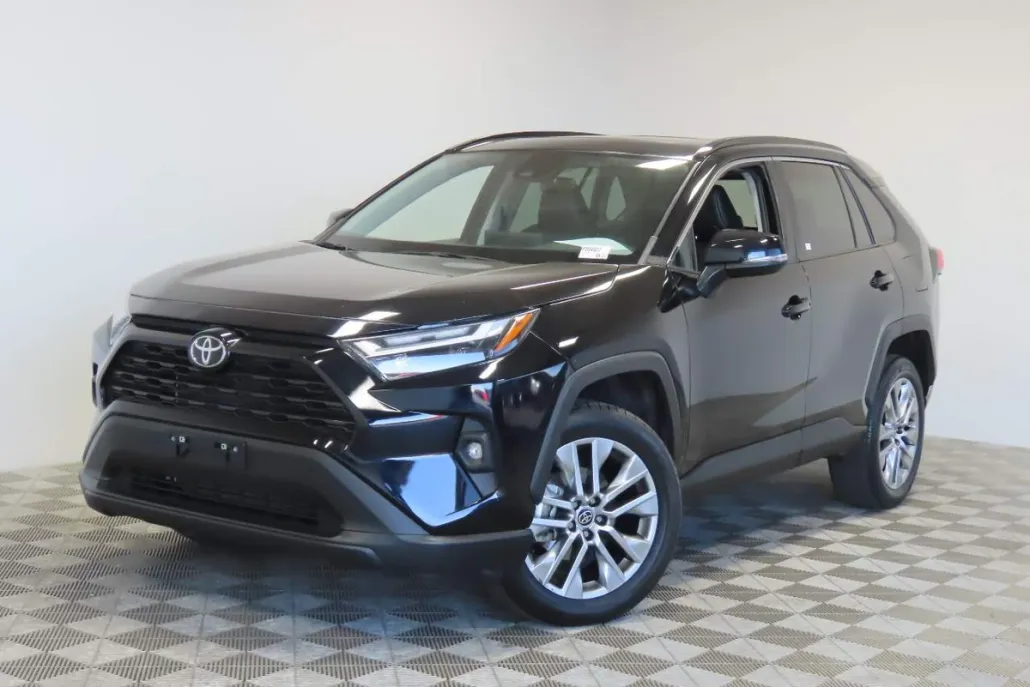 2022 Toyota RAV4 XLE Premium photo 1