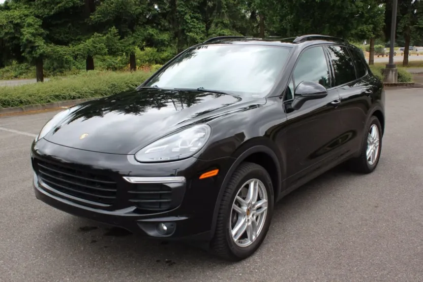 2016 Porsche Cayenne photo 1