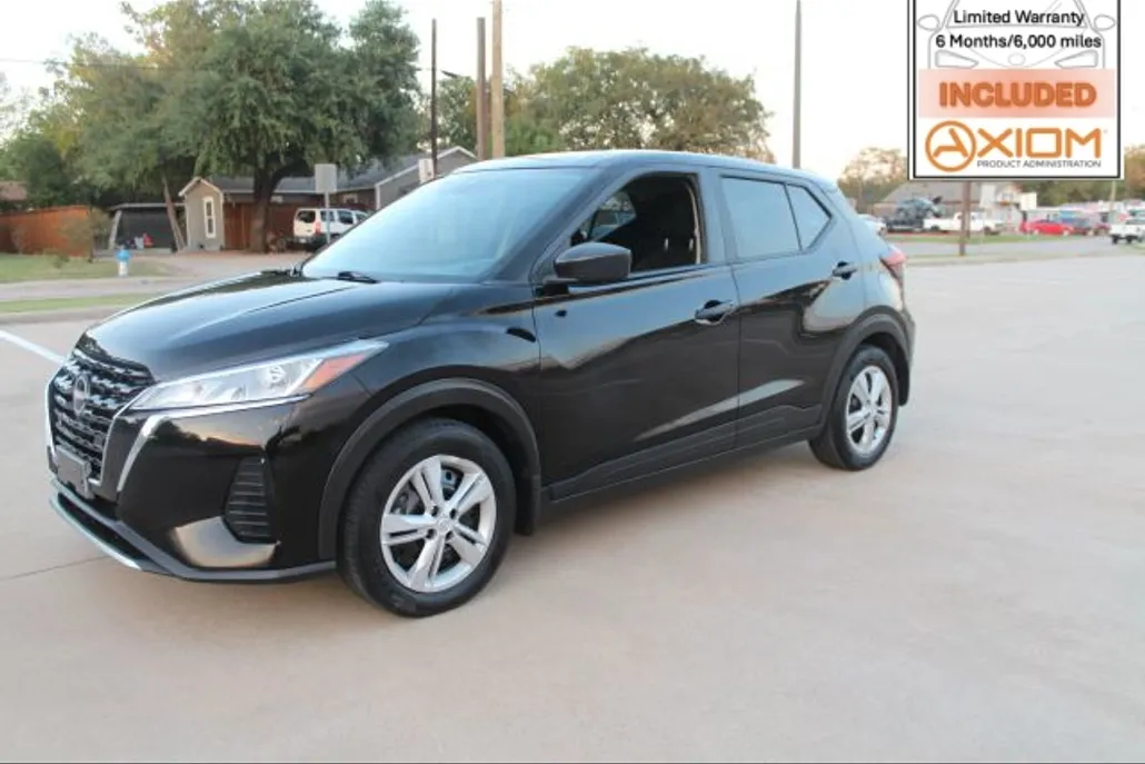 2022 Nissan Kicks S photo 1