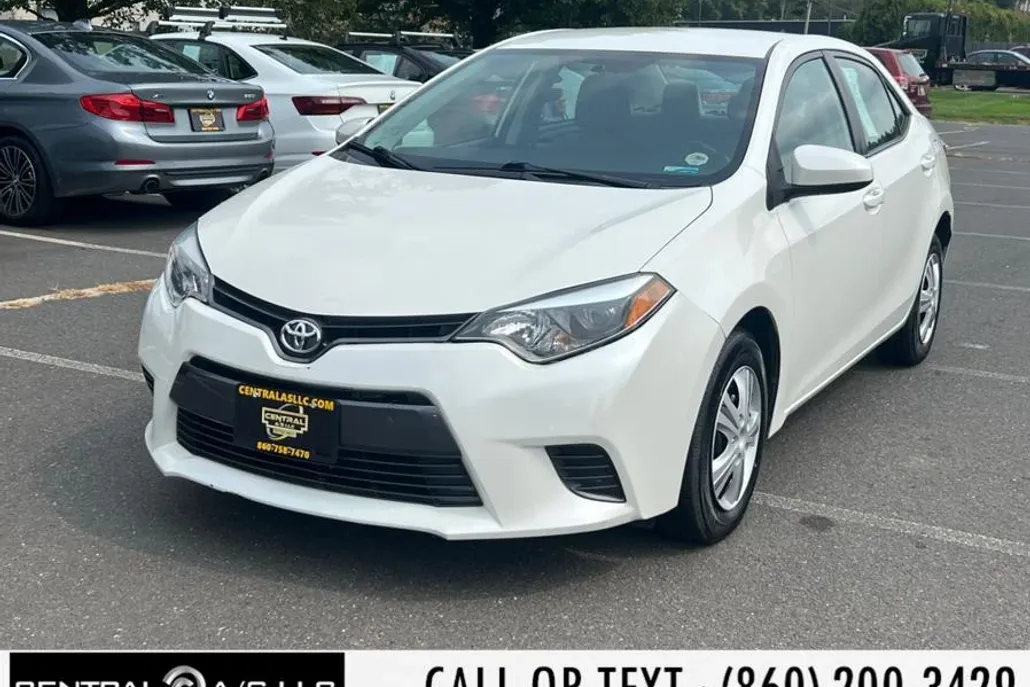 2015 Toyota Corolla LE Eco photo 1
