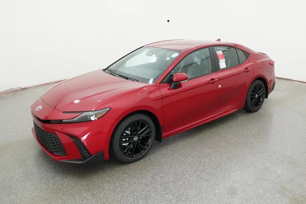 2026 Toyota Camry SE photo 1