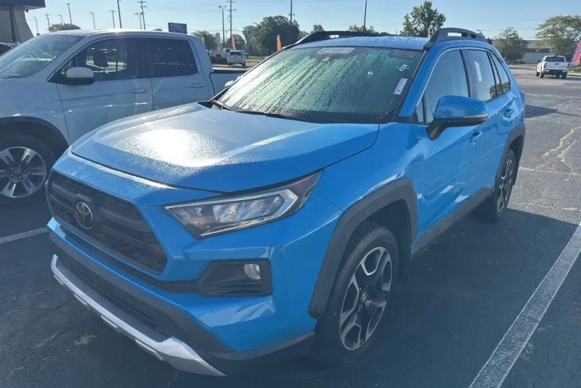 2019 Toyota RAV4 Adventure photo 1