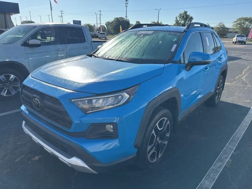 2019 Toyota RAV4 Adventure photo 1