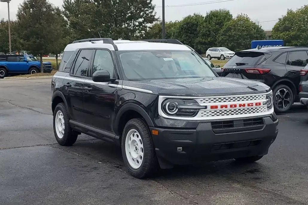 2025 Ford Bronco Sport Heritage photo 1