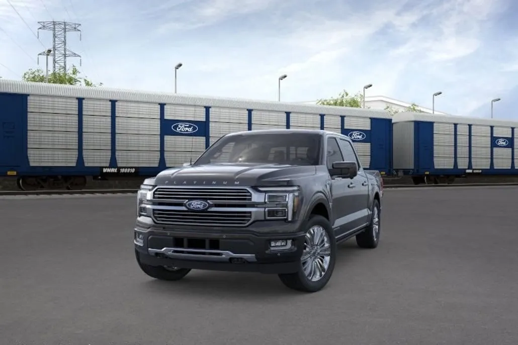 2025 Ford F-150 Platinum photo 1