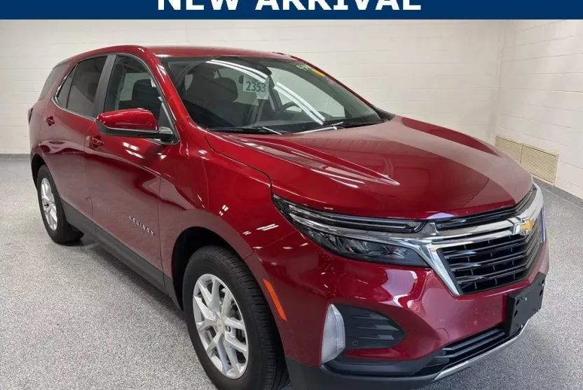 2024 Chevrolet Equinox LT photo 1