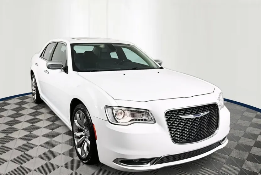 2019 Chrysler 300 Limited photo 1