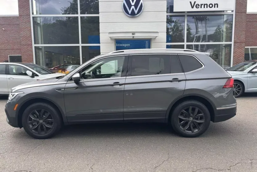 2024 Volkswagen Tiguan SE Wolfsburg Edition photo 1