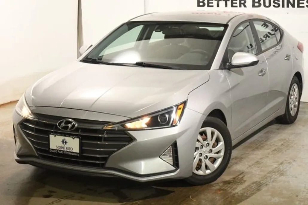 2020 Hyundai Elantra SE photo 1