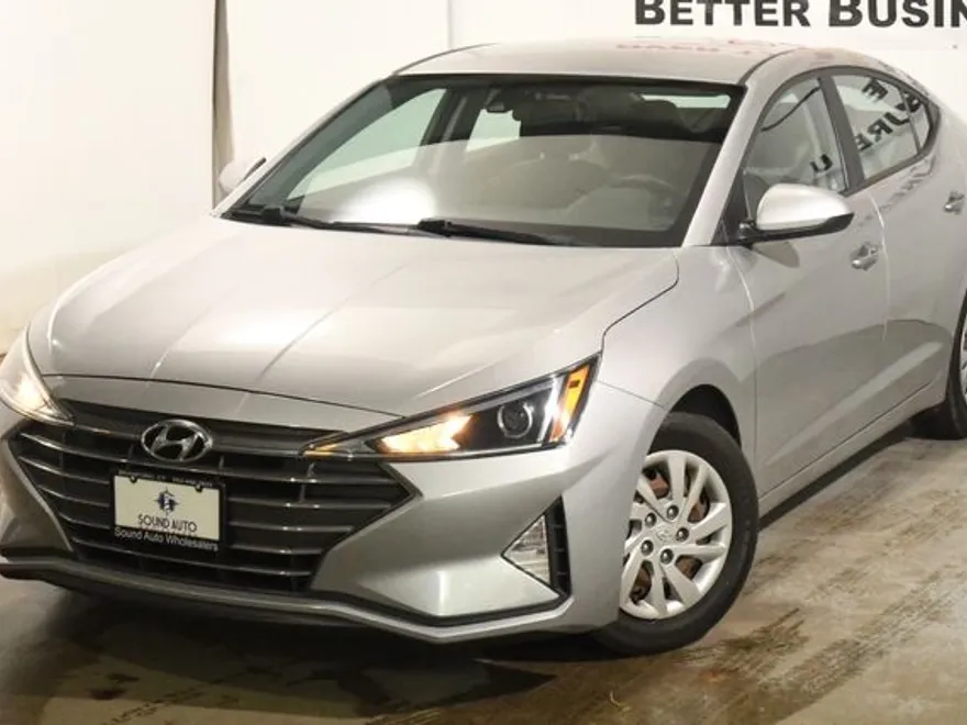 2020 Hyundai Elantra SE photo 1