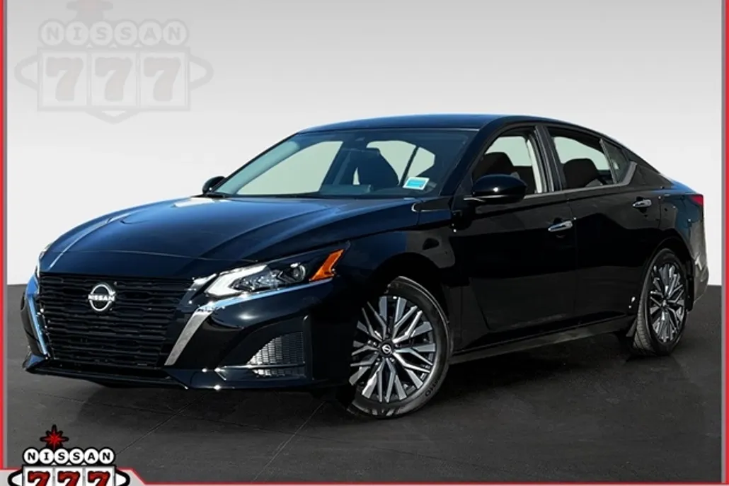 2025 Nissan Altima 2.5 SV photo 1