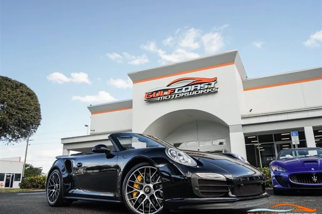 2015 Porsche 911 Turbo S photo 1