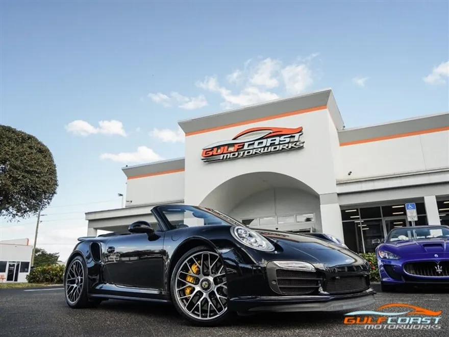 2015 Porsche 911 Turbo S photo 1