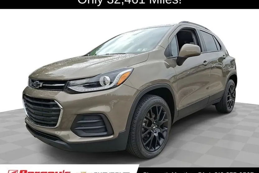 2022 Chevrolet Trax LT photo 1