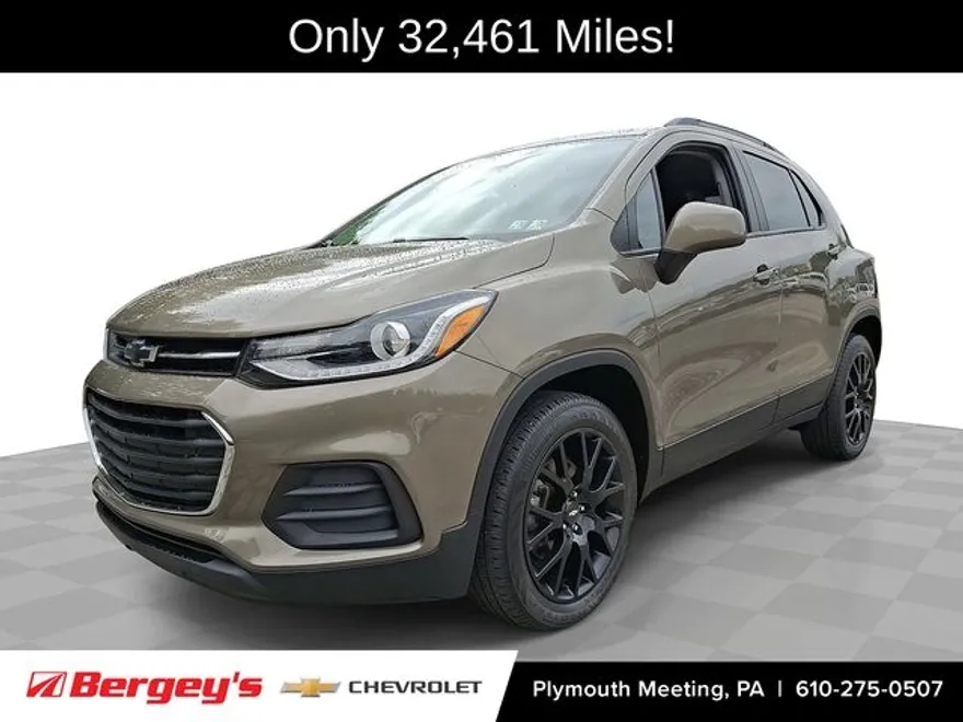 2022 Chevrolet Trax LT photo 1