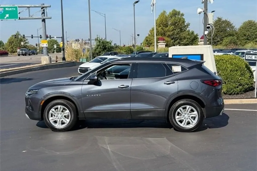 2022 Chevrolet Blazer 2LT photo 1