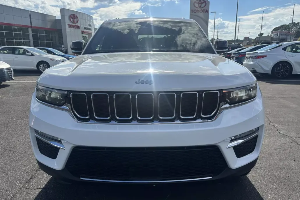 2024 Jeep Cherokee Limited 4xe photo 1