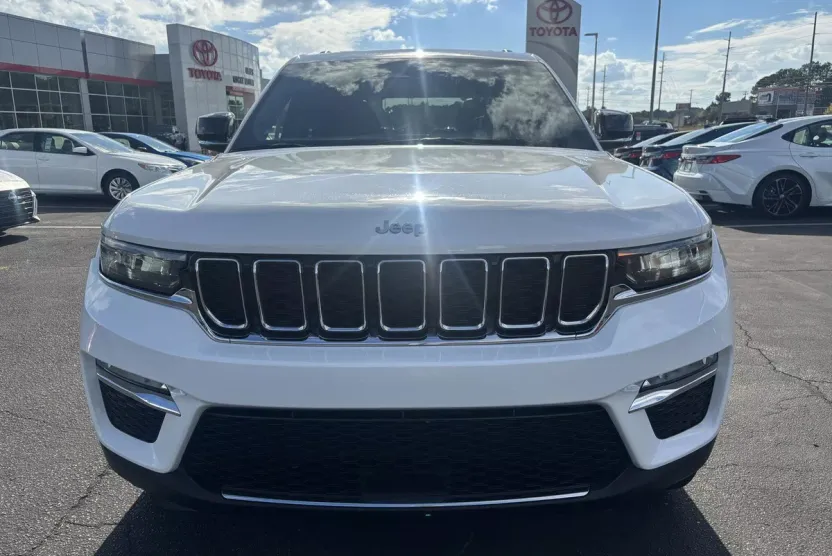 2024 Jeep Cherokee Limited 4xe photo 1