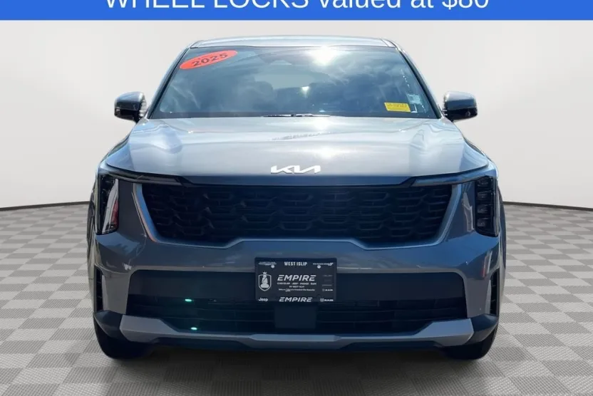 2025 Kia Sorento LX photo 1