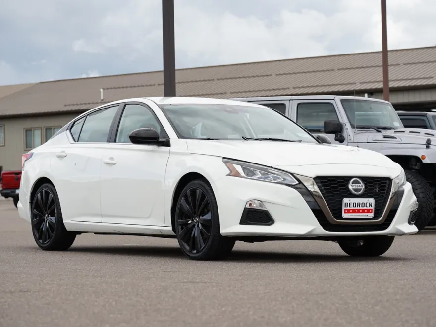2020 Nissan Altima 2.5 SR photo 1