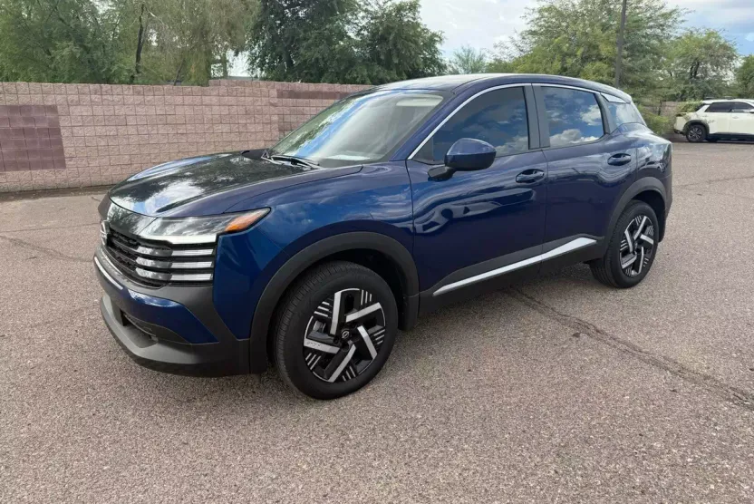 2025 Nissan Kicks SV photo 1