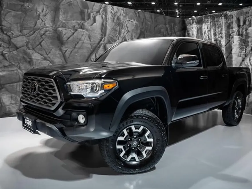 2023 Toyota Tacoma TRD Off-Road photo 1