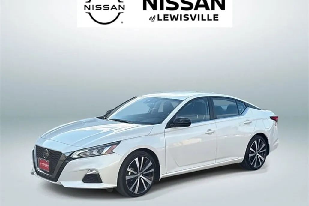 2022 Nissan Altima 2.5 SR photo 1